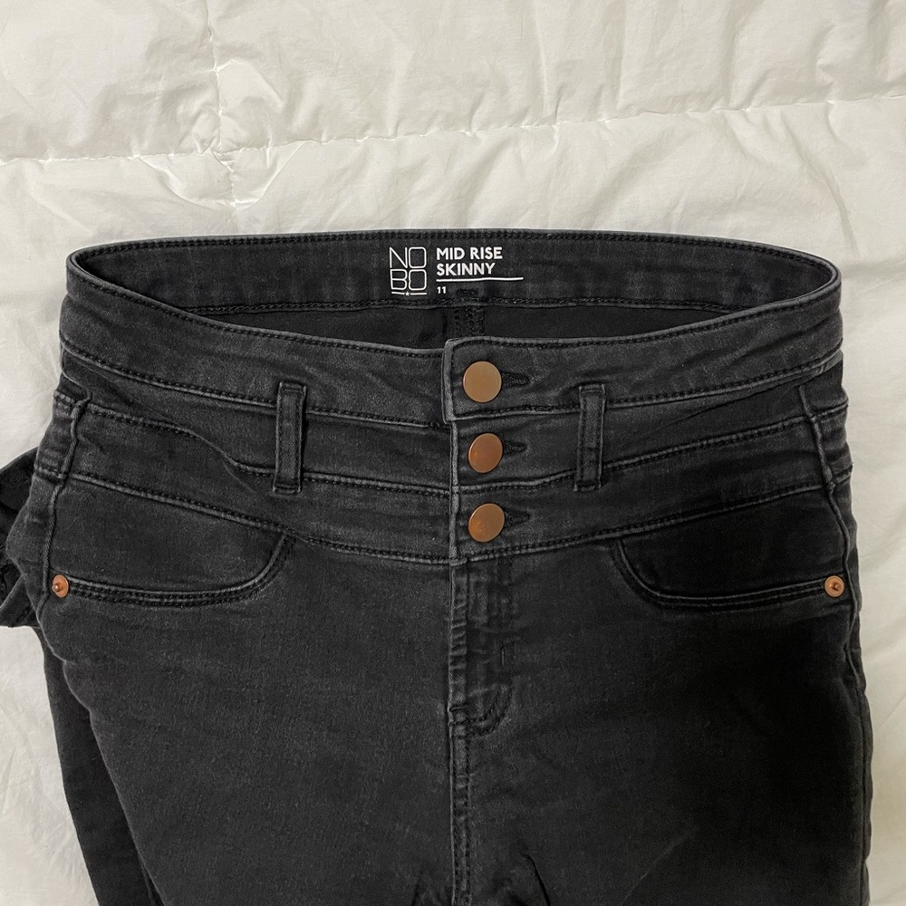 No Boundaries black skinny jeans